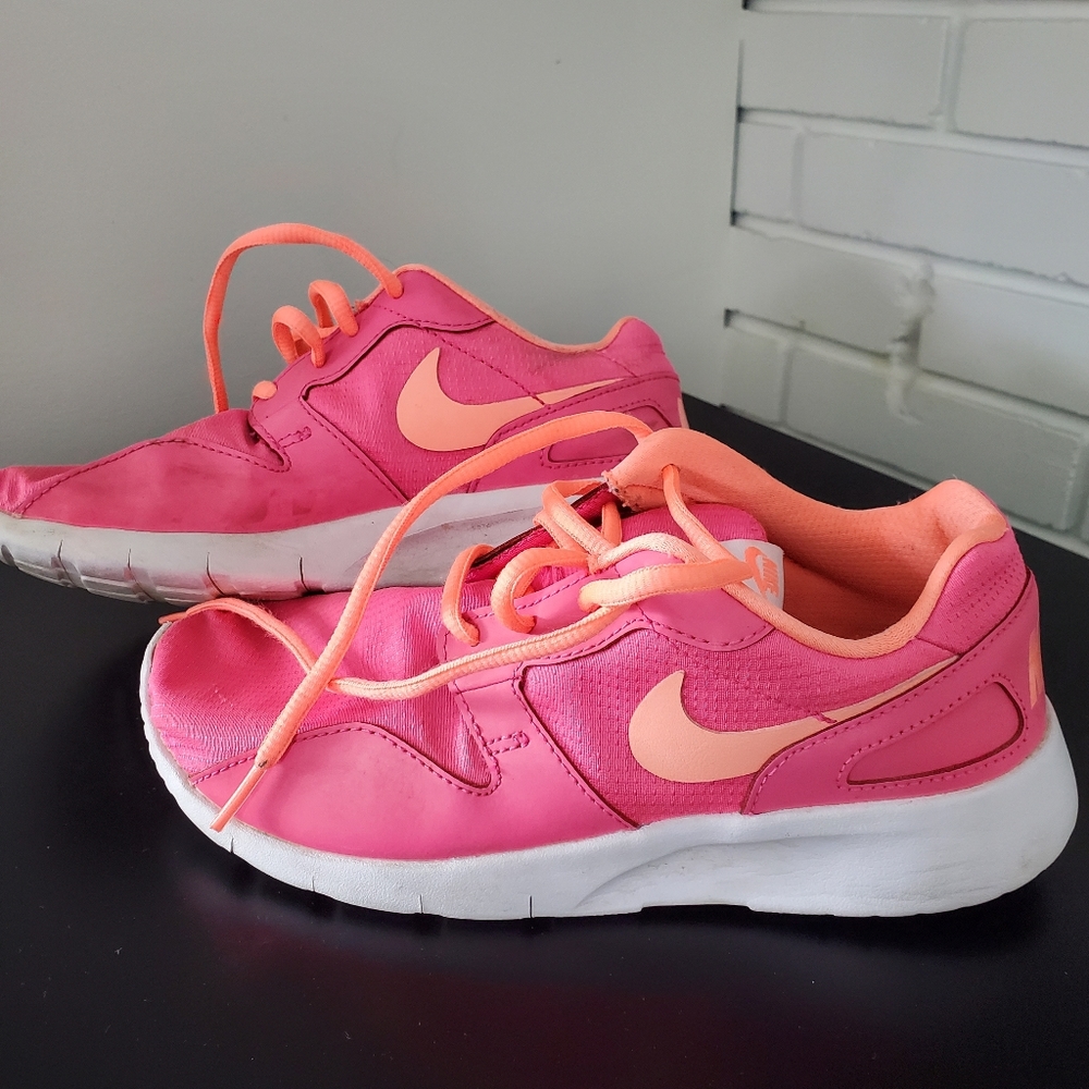 Nike Running Shoes - Picture 4 of 8